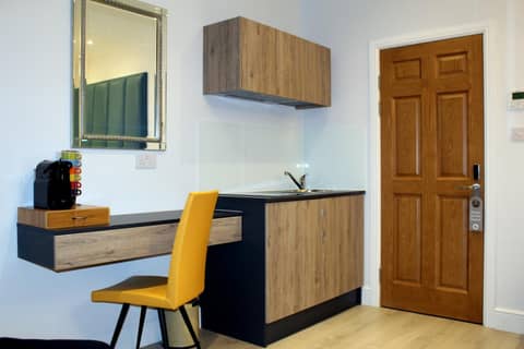 1 Craven Hill Gardens — hotel reception