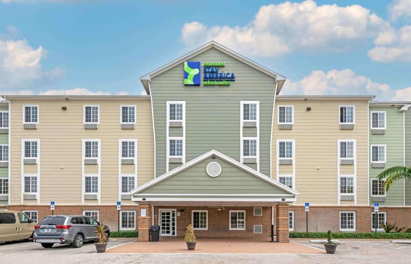 Extended Stay America Select Suites - Lake Worth — building