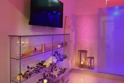 Barbarella Spa — bathroom