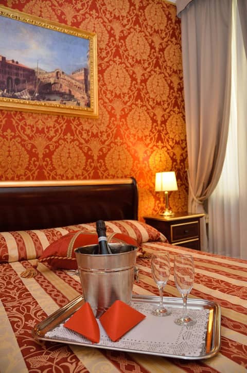 Residenza Goldoni — hotel room