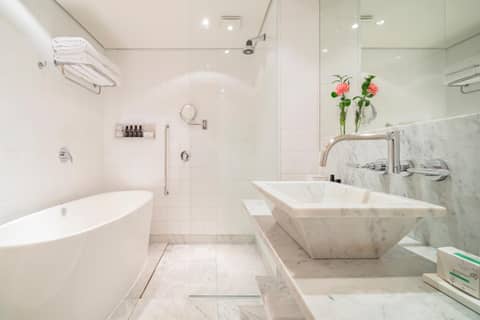 Emiliano São Paulo — bathroom