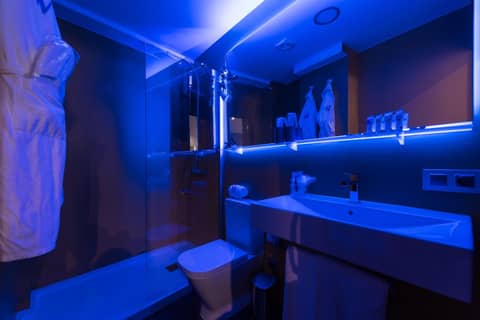 Wavia Hotel - Adults only — bathroom