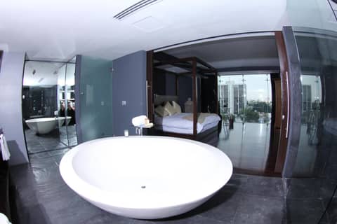 Demetria Hotel — bathroom