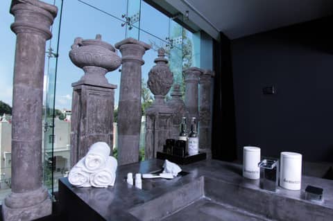 Demetria Hotel — bathroom