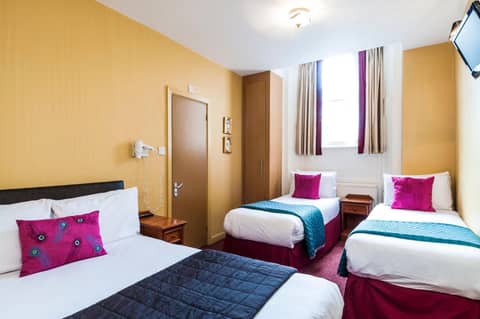Craven Hotel — hotel room
