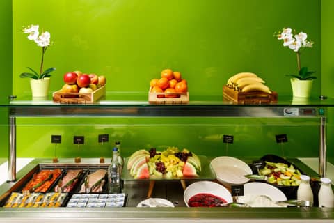 Holiday Inn London Bloomsbury by IHG — breakfast buffet