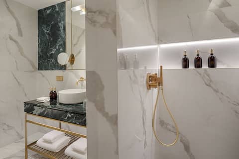 Stradom House Autograph Collection — bathroom