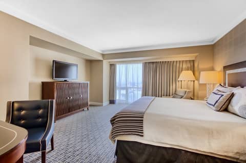 Omni Los Angeles Hotel at California Plaza — photo 8