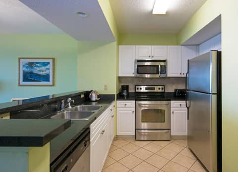 Caribbean Resort Myrtle Beach — kitchen