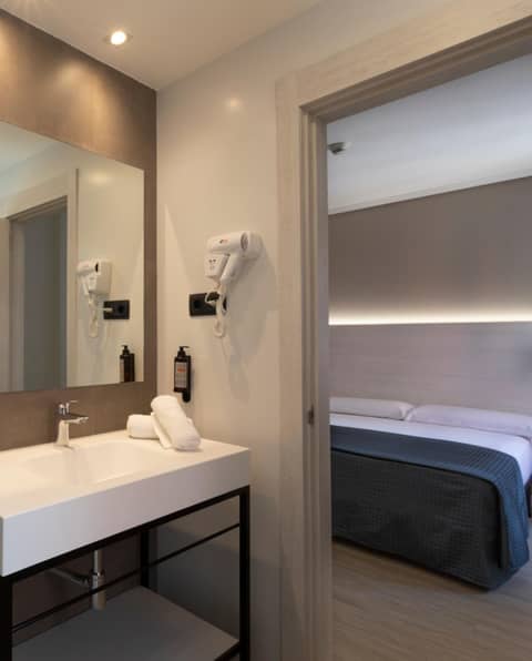 Porcel Ganivet — bathroom
