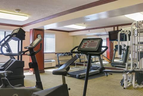 Quality Inn & Suites Detroit Metro Airport — photo 4