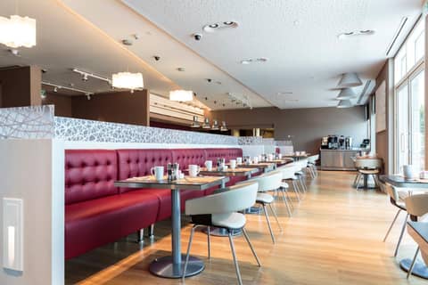 Premier Inn Doha Education City — photo 2