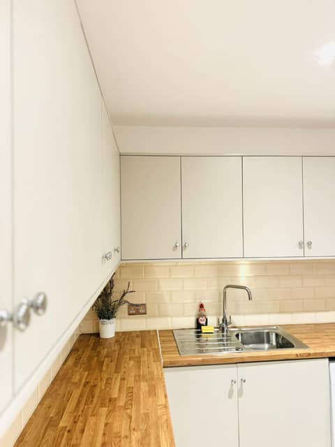 Victoria Studios — kitchen
