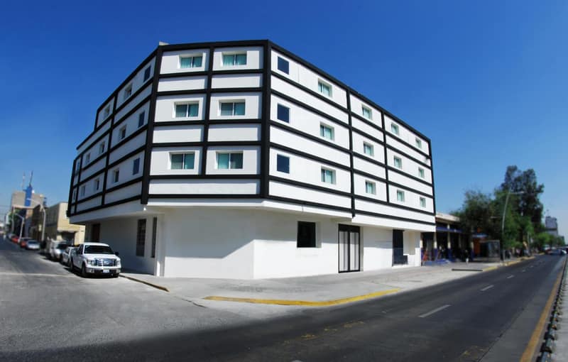 Hotel Portonovo Plaza Guadalajara — building