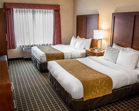 Comfort Suites Portland Southwest — hotel room