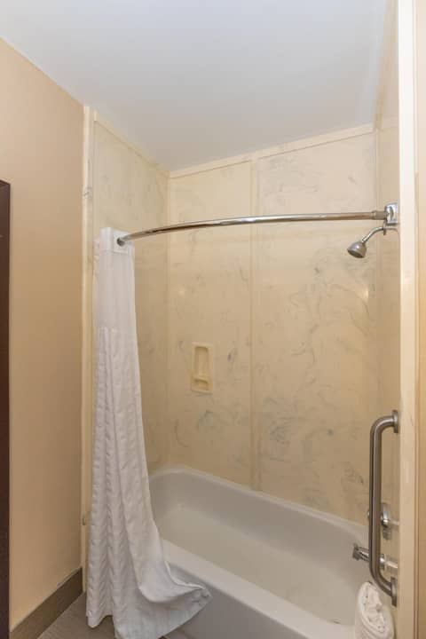 Comfort Suites Houston West at Clay Road — photo 3