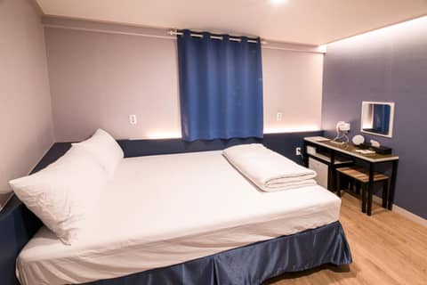 MAMA Guesthouse Haeundae — hotel room