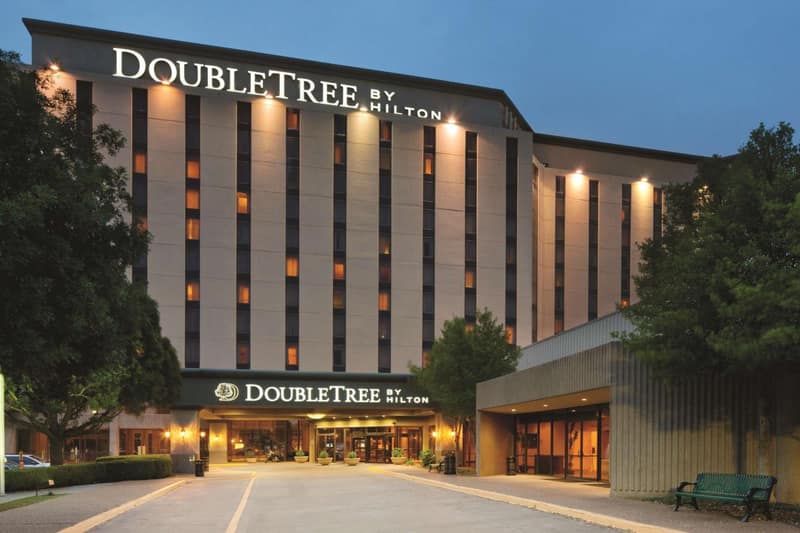 DoubleTree by Hilton Dallas Near the Galleria — building
