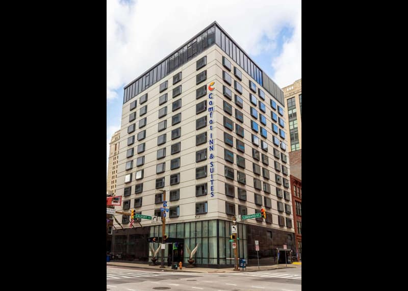 Comfort Inn & Suites Baltimore Inner Harbor — building