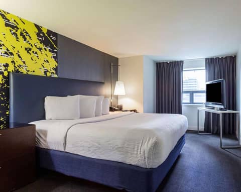 Comfort Inn & Suites Baltimore Inner Harbor — photo 4