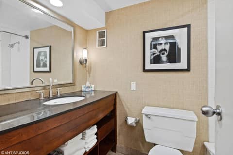 Comfort Inn & Suites Baltimore Inner Harbor — photo 5
