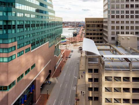Comfort Inn & Suites Baltimore Inner Harbor — photo 9