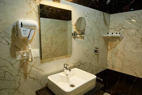 VOVO PREMIER HOTEL — photo 4
