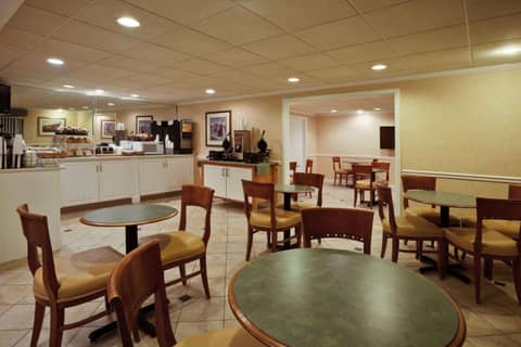 La Quinta by Wyndham Tampa Fairgrounds - Casino — photo 7