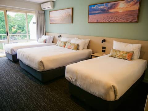 Nightcap at Hinterland Hotel Nerang — hotel room