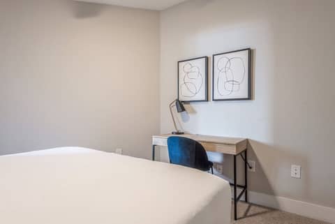 Kasa Dilworth Charlotte — hotel room