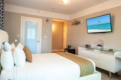 Oceanside Hotel and Suites — photo 7