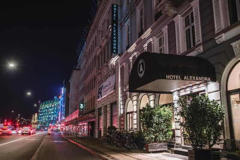 Hotel Alexandra — building