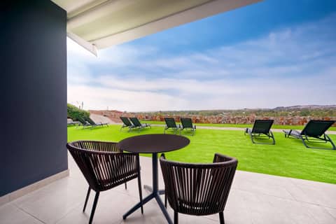 Bull Vital Suites & Spa Boutique Hotel - Only Adults — terrace
