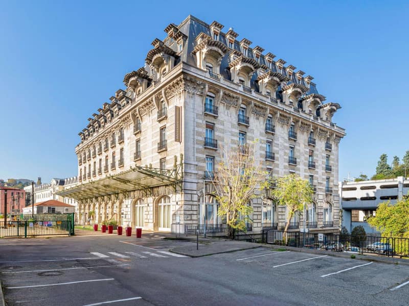 Mercure Lyon Centre Château Perrache — building