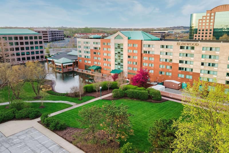 Elimwood Hotel, a Ramada by Wyndham — building
