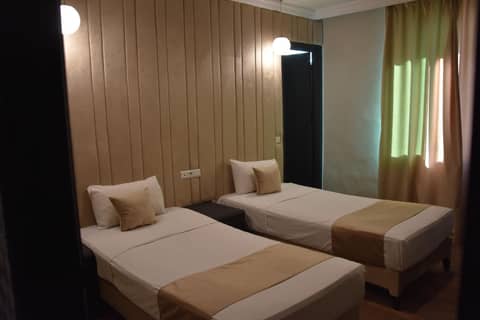 Cadé Hotel — hotel room