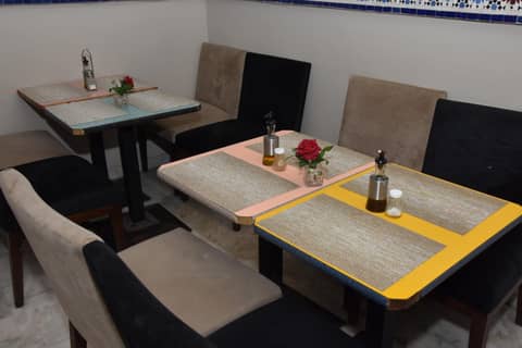 Cadé Hotel — dining