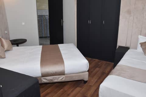 Cadé Hotel — hotel room