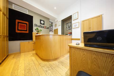 Studios2Let — hotel reception