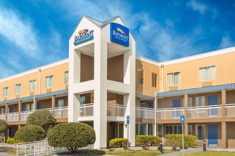 Baymont by Wyndham Savannah Midtown — building