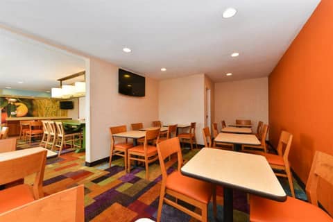 Baymont by Wyndham Savannah Midtown — photo 8