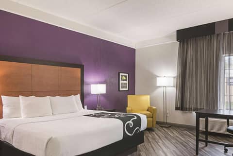 La Quinta by Wyndham Orlando Airport - On Property Food Trucks & Free Airport Shuttle! — photo 3