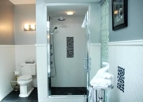 Rosellen Suites at Stanley Park — photo 5