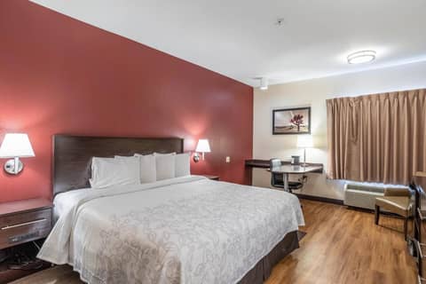 Red Roof Inn PLUS+ Houston - Energy Corridor — photo 2