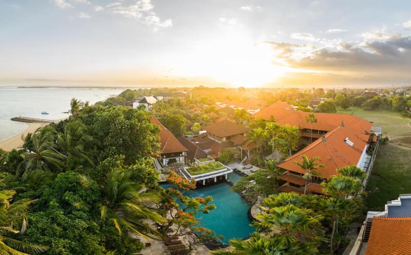 Puri Santrian Beach Resort And Spa — building