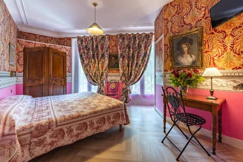 Hôtel De Nice — hotel room
