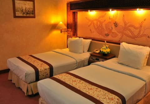 Kartika Chandra — hotel room