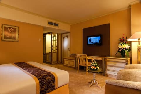 Kartika Chandra — hotel room