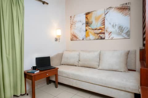 Philoxenia Hotel & SPA — lounge