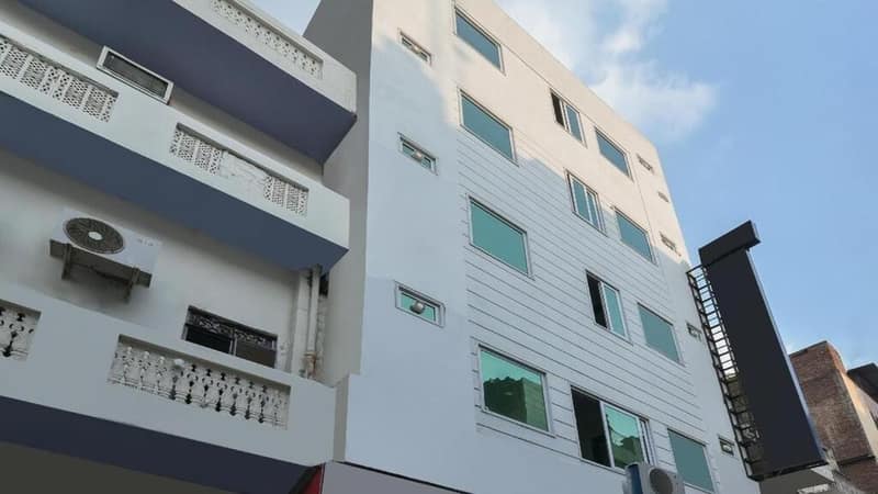 Hotel Bramhaputra Near New Delhi Railway Station — building
